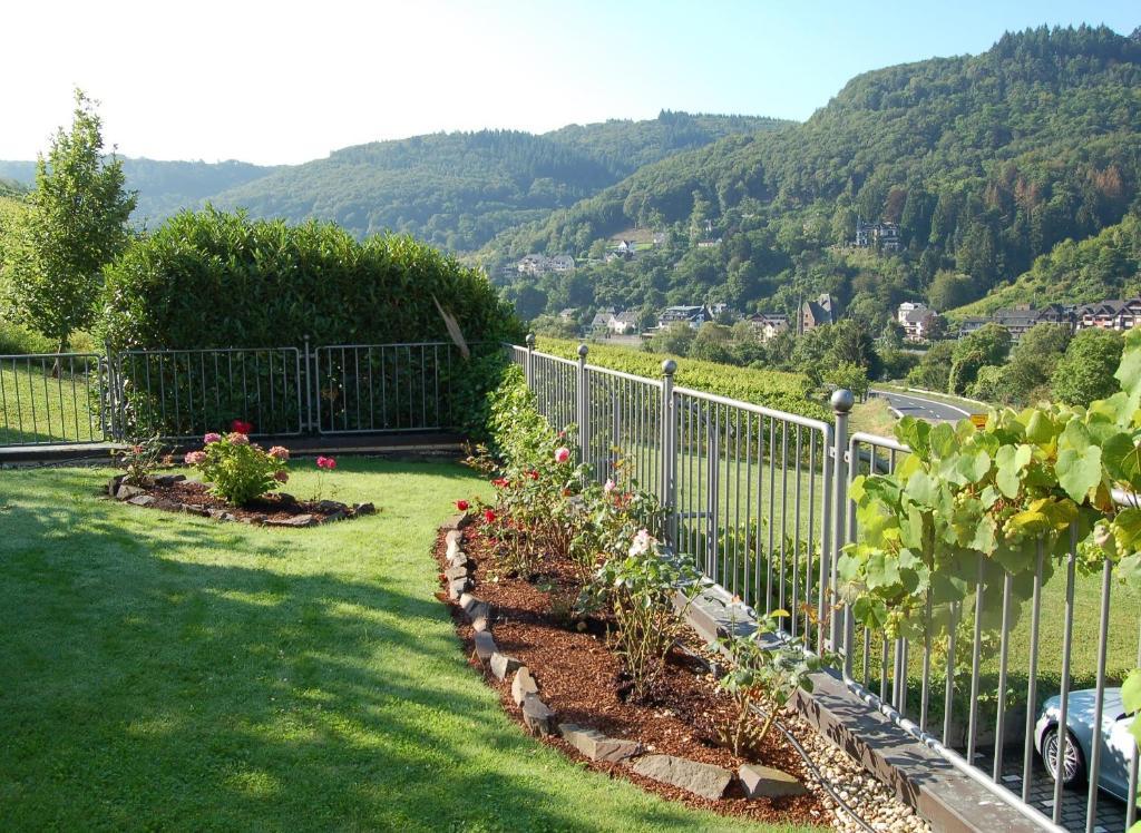Flair Hotel Am Rosenhuegel - Garni Cochem Bagian luar foto