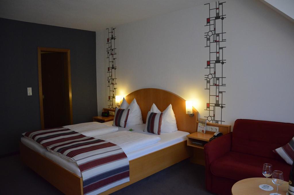 Flair Hotel Am Rosenhuegel - Garni Cochem Bagian luar foto