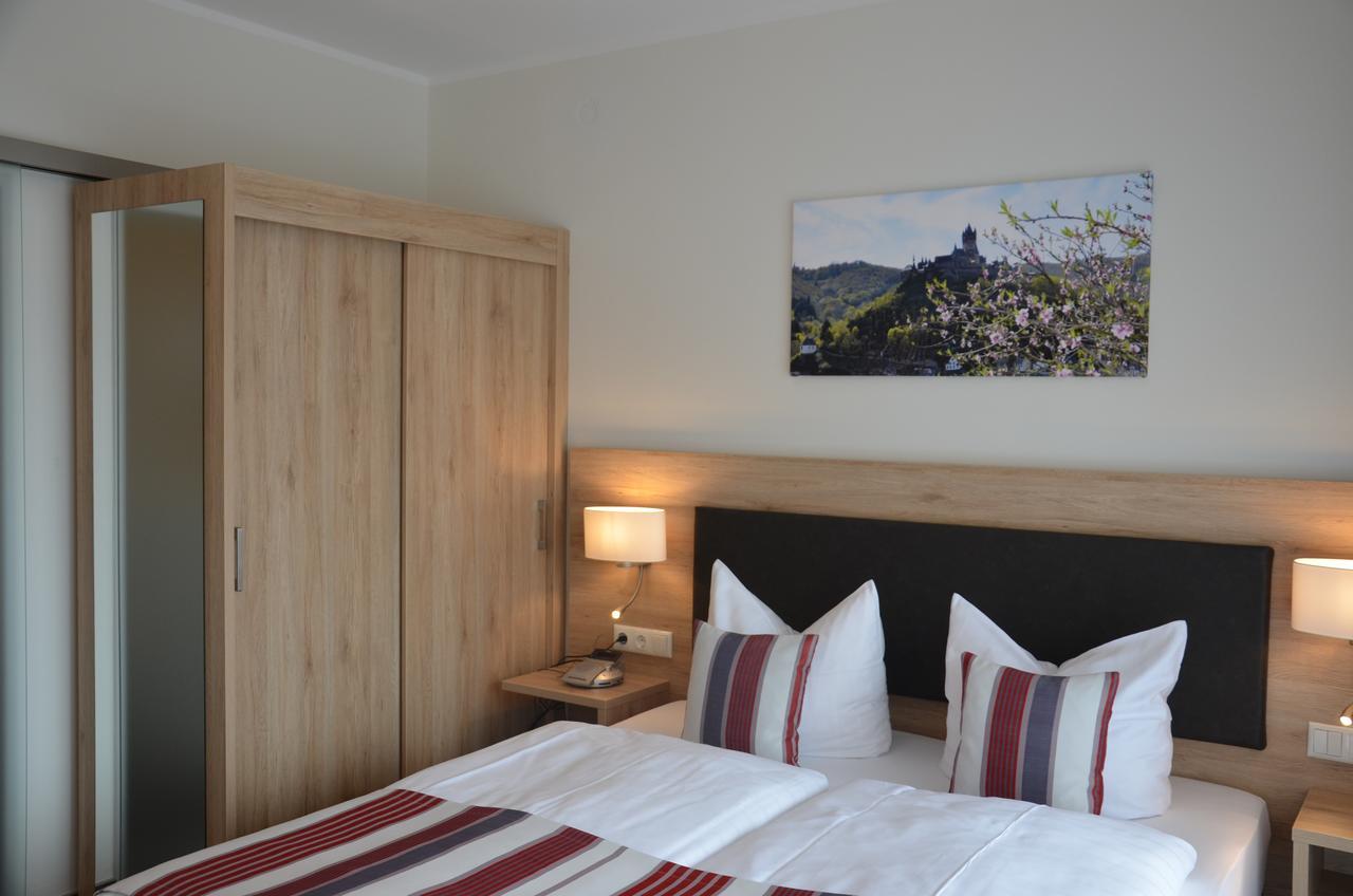 Flair Hotel Am Rosenhuegel - Garni Cochem Bagian luar foto