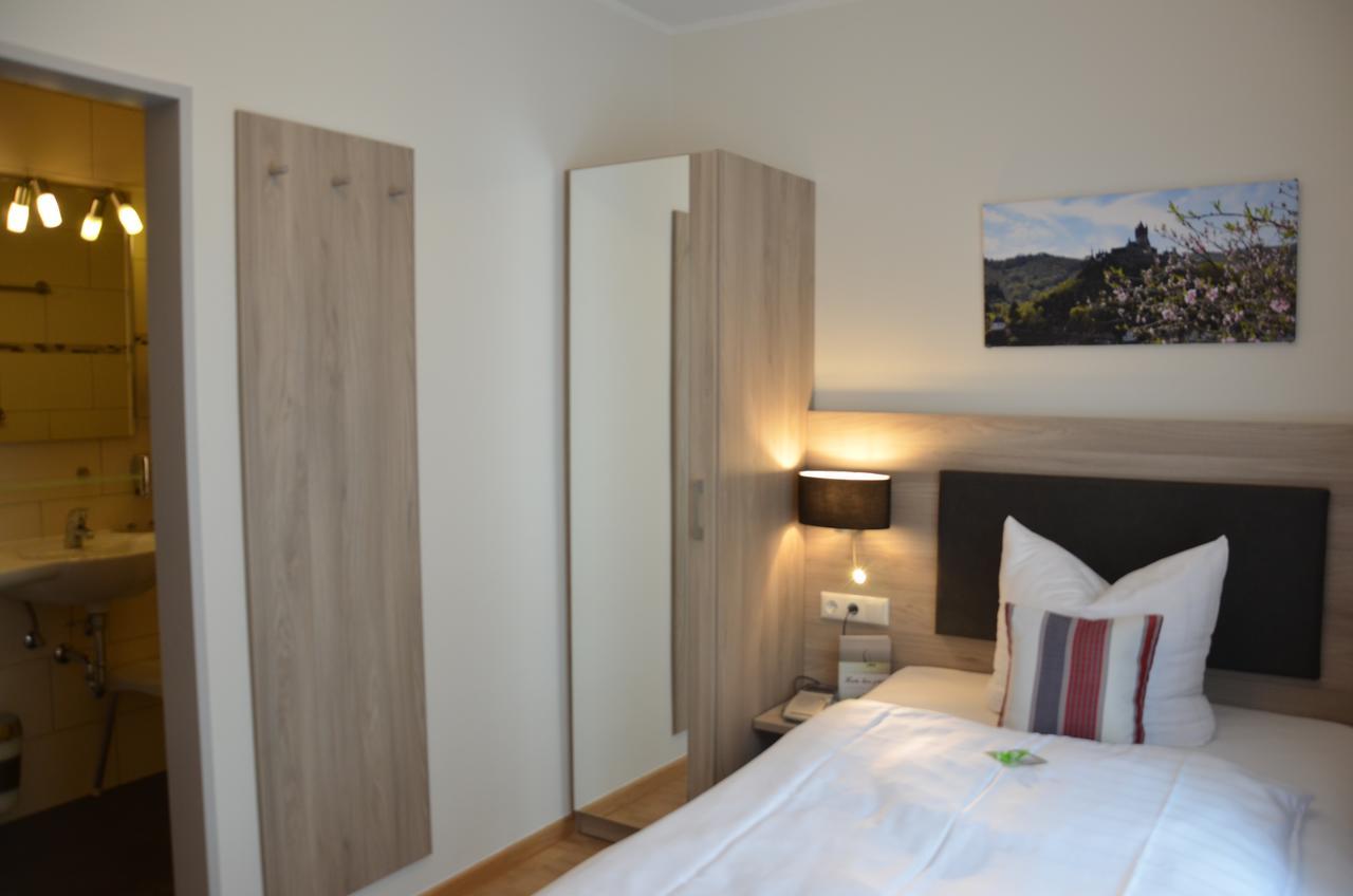 Flair Hotel Am Rosenhuegel - Garni Cochem Bagian luar foto
