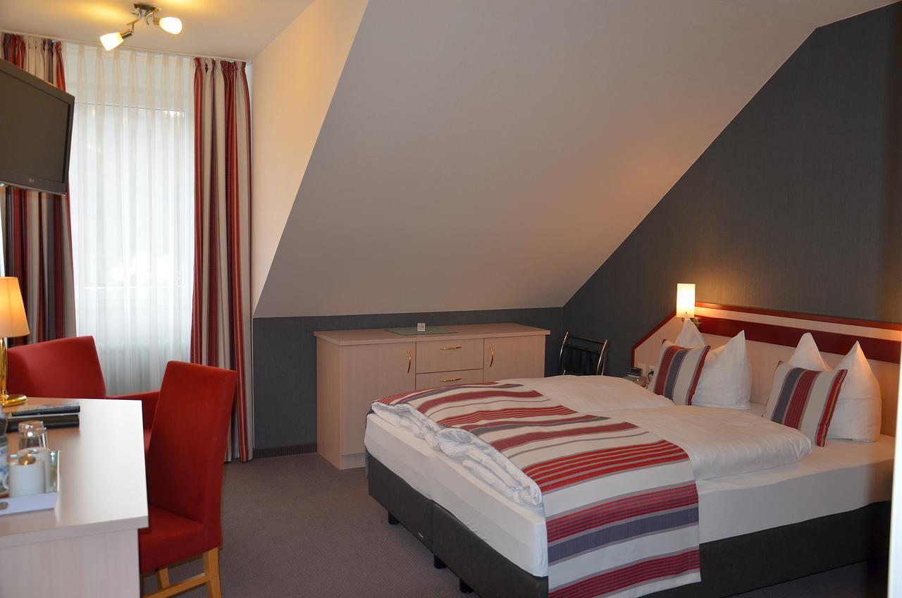 Flair Hotel Am Rosenhuegel - Garni Cochem Bagian luar foto