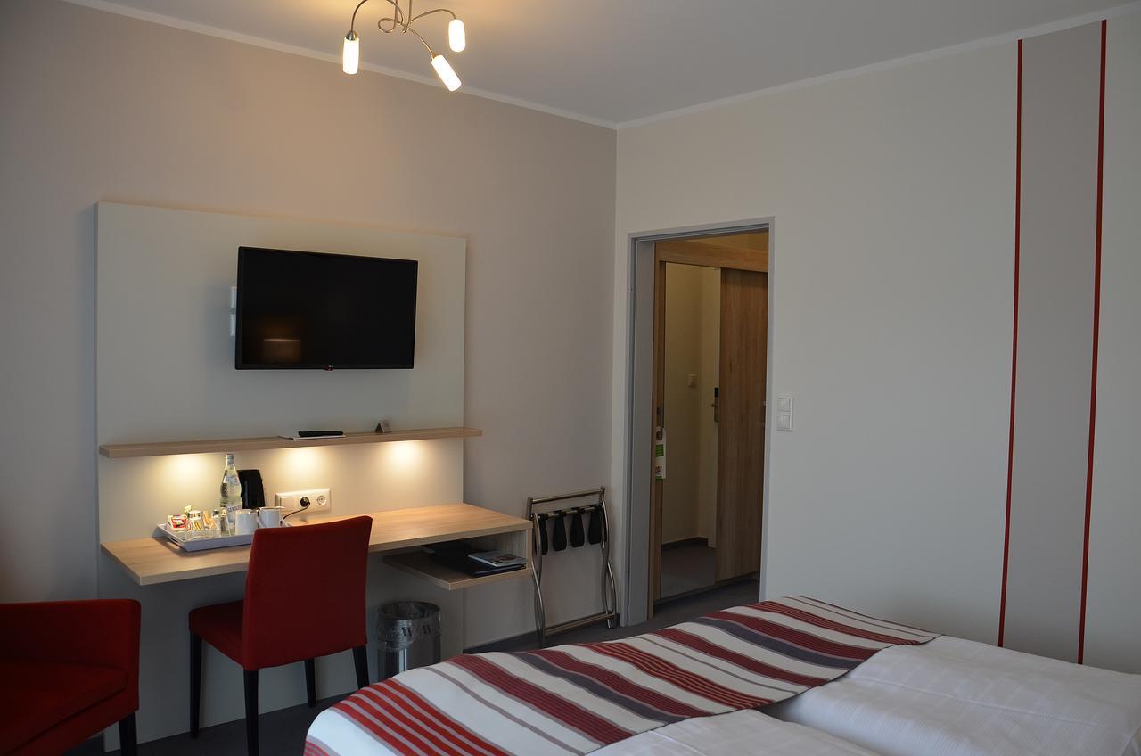 Flair Hotel Am Rosenhuegel - Garni Cochem Bagian luar foto