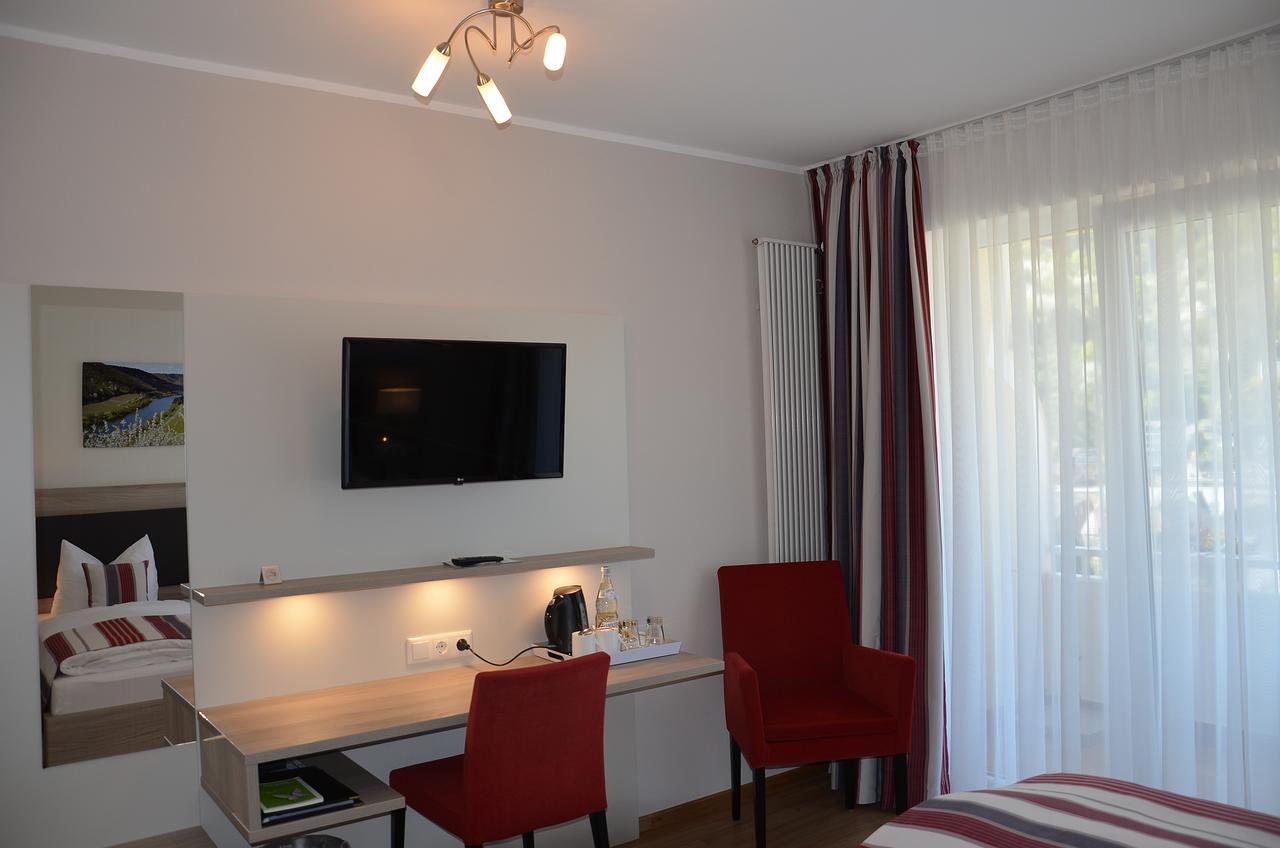 Flair Hotel Am Rosenhuegel - Garni Cochem Bagian luar foto