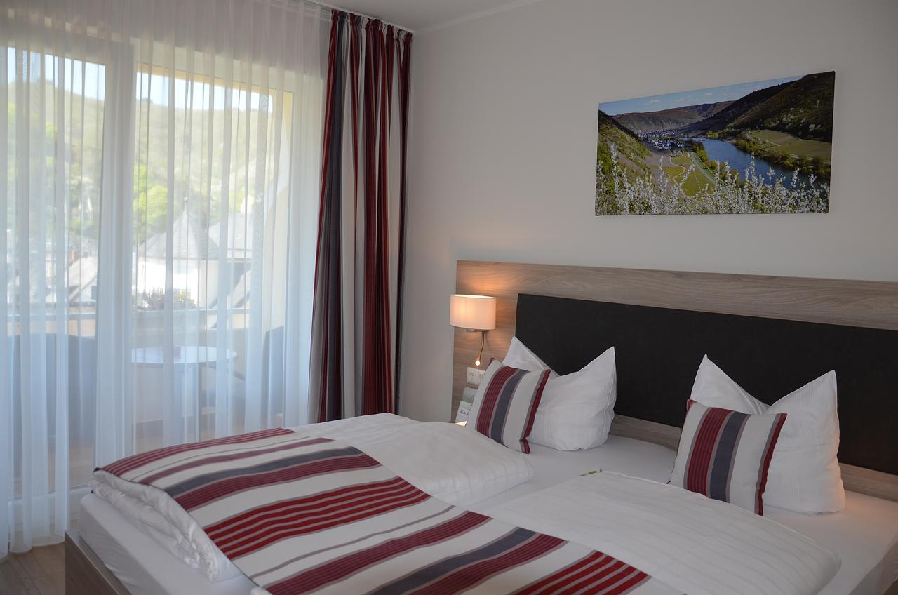 Flair Hotel Am Rosenhuegel - Garni Cochem Bagian luar foto