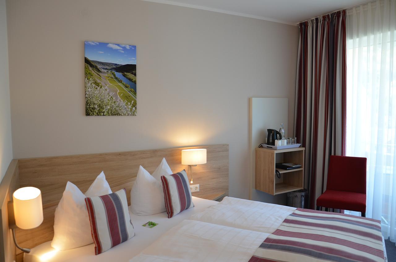 Flair Hotel Am Rosenhuegel - Garni Cochem Bagian luar foto