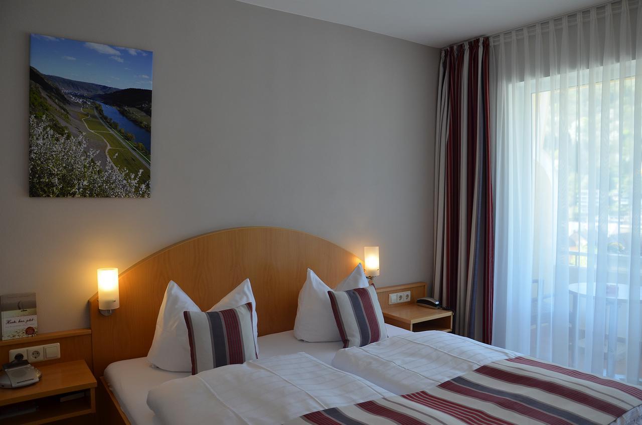 Flair Hotel Am Rosenhuegel - Garni Cochem Bagian luar foto