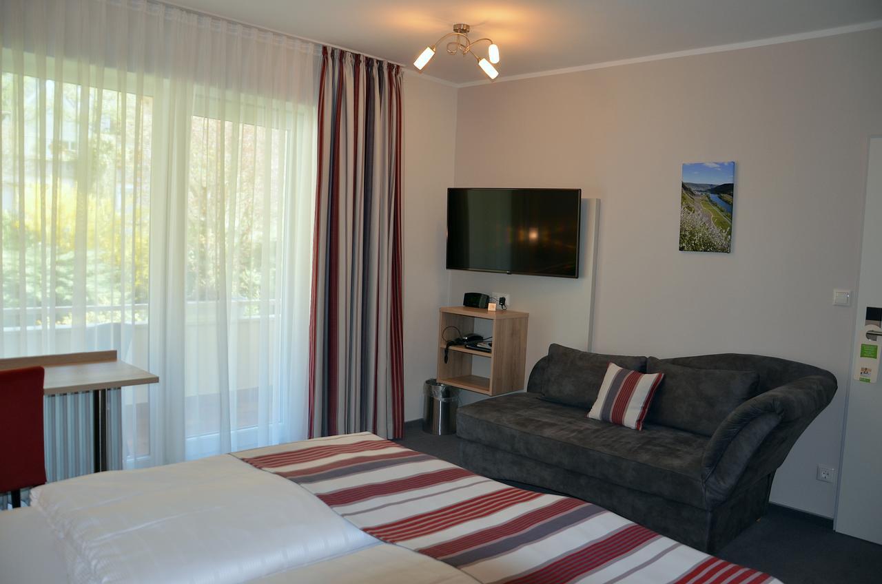 Flair Hotel Am Rosenhuegel - Garni Cochem Bagian luar foto