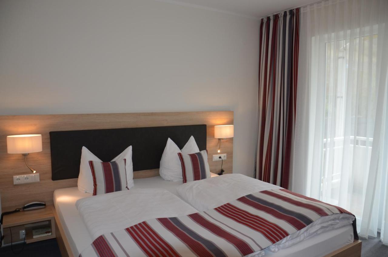Flair Hotel Am Rosenhuegel - Garni Cochem Bagian luar foto